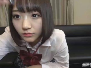 大學美眉騷的不行愛好女上位喜歡騎乘操說大J吧都能頂到她的G點
